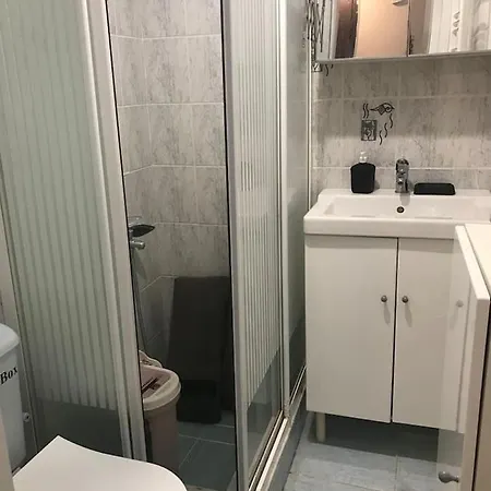 Apartman Uskudar Merkezinde Yere Kolay Ulasimi Olan Daire Isztambul